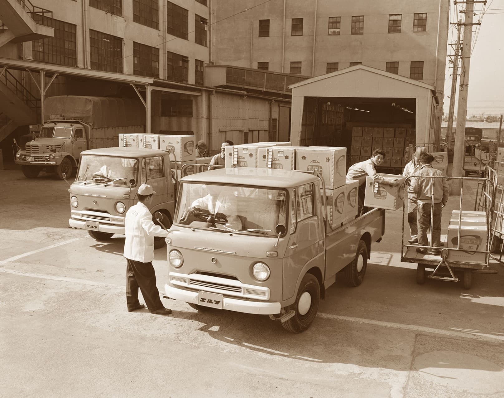 Isuzu Elf First Generation